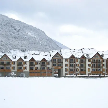 Well-kept With Thermal Baths * Saint-Mamet