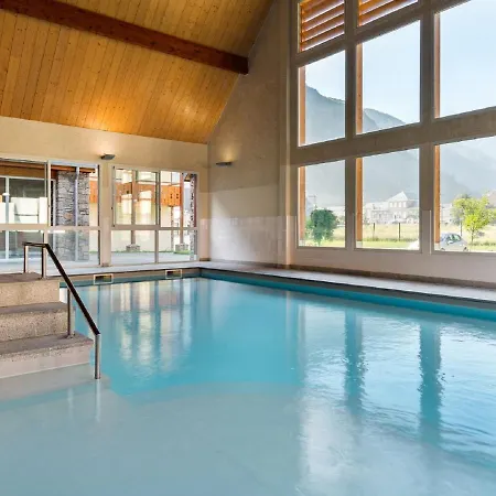 Well-kept With Thermal Baths Saint-Mamet